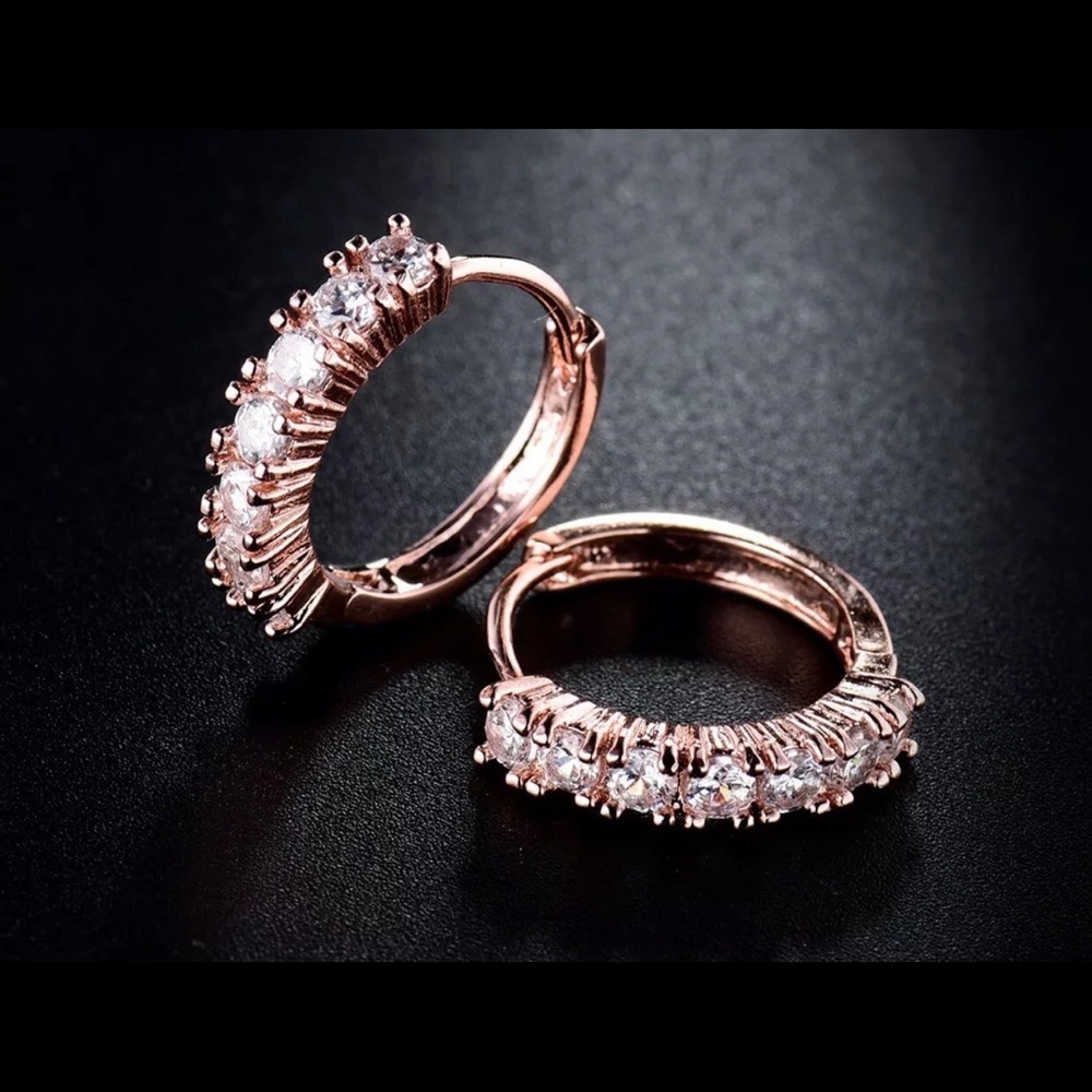ROSE GOLD FILLD WHITE SAPPHIRES CRYSTAL ROUND HOOP